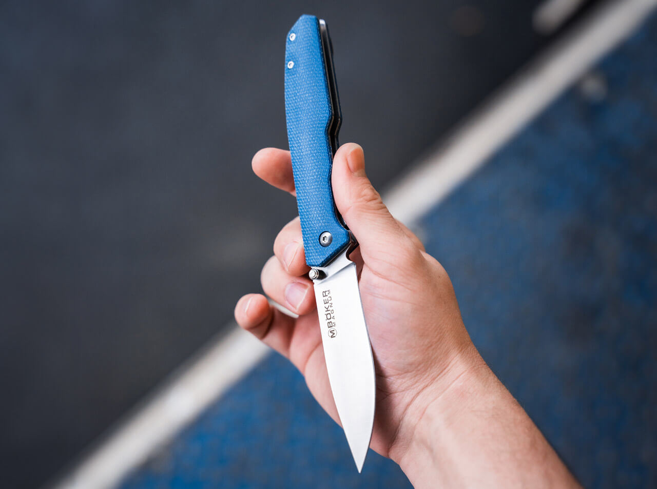 Magnum Deep Blue Canvas