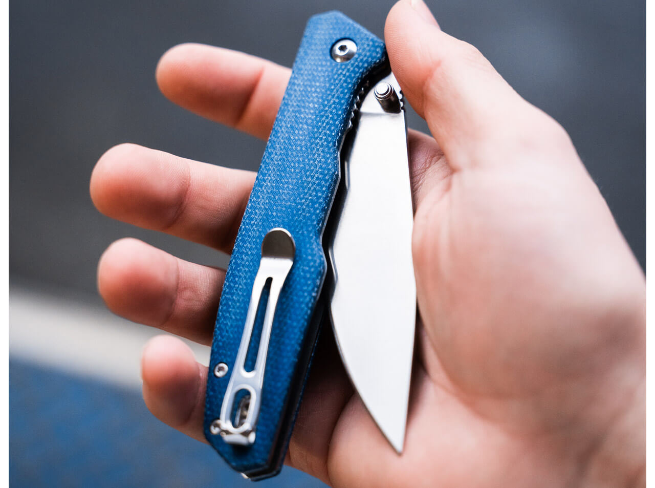 Magnum Deep Blue Canvas