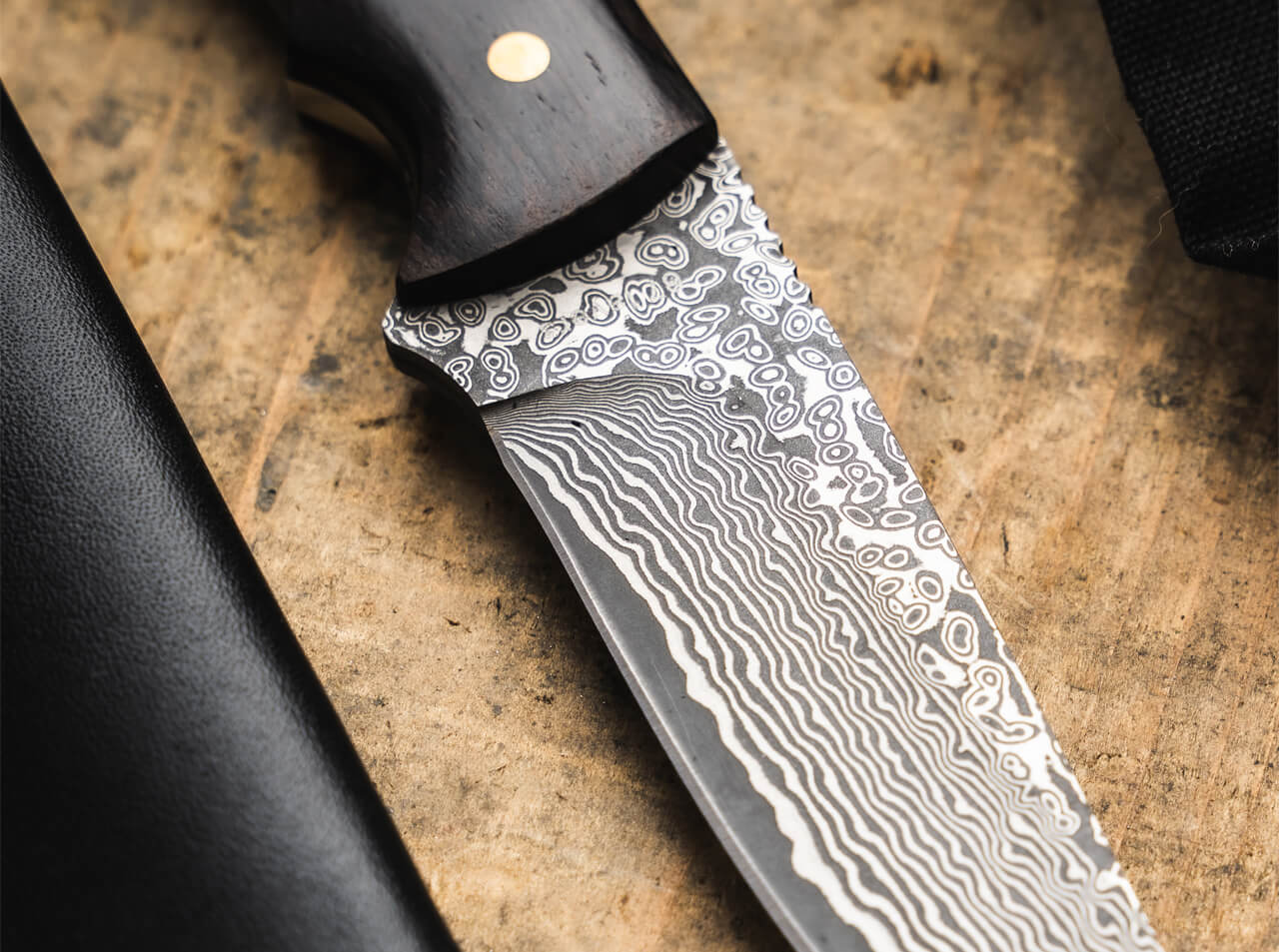 Magnum Vernery Damast Knife